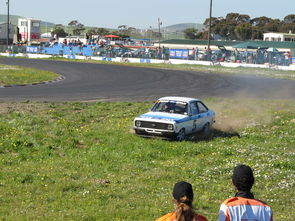 爱游戏体育官网-“三叉湖飞盘赛：速度与精准的完美结合，精彩不断”